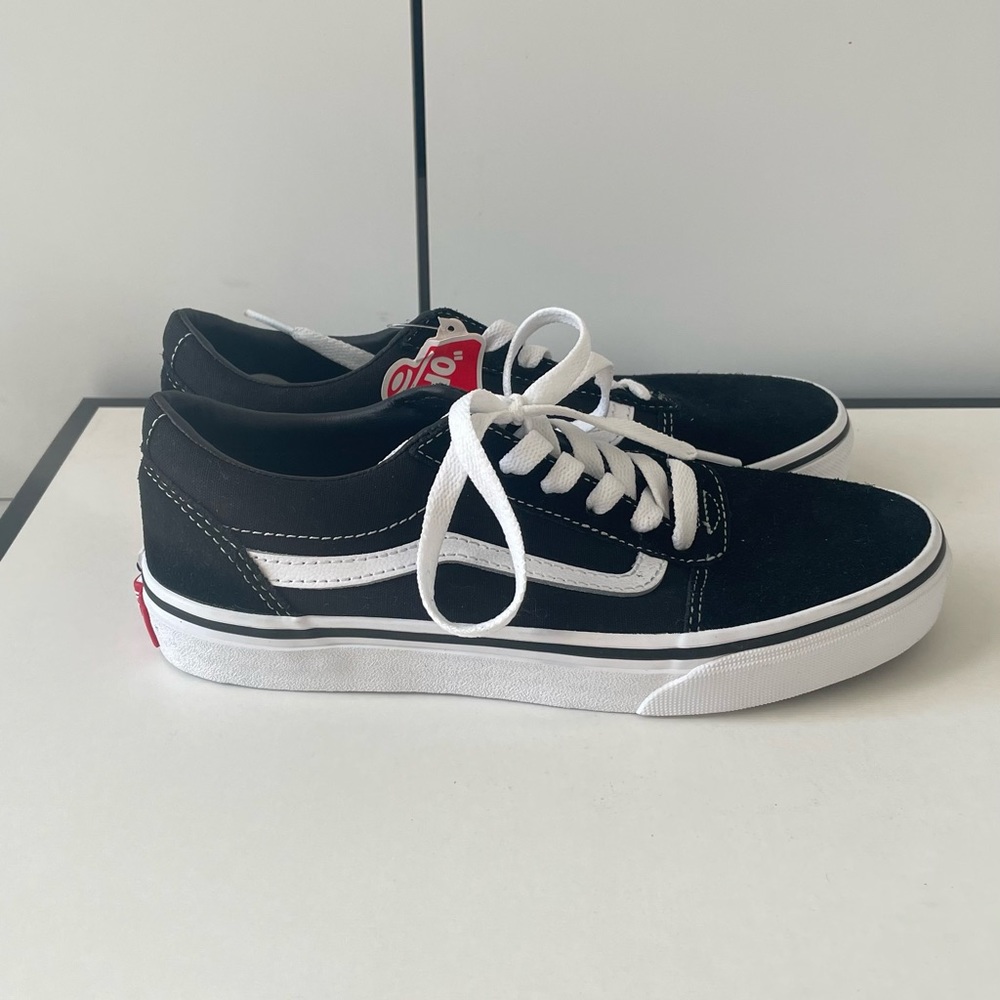 Vans youth size 4